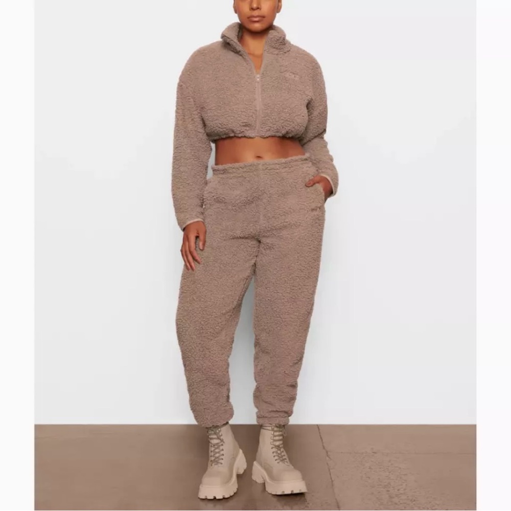 SKIMS Teddy Sherpa Jogger Pants